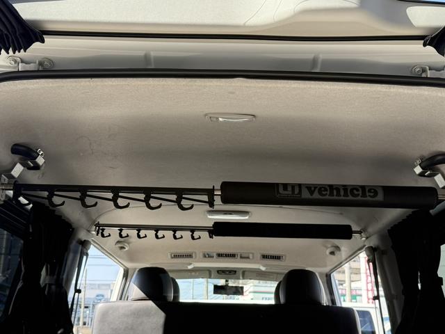 ハイエースバン ロングスーパーGL ローダウン/18inアルミホイール/BOXベッドキット/フルエアロ/バッドフェイスボンネット/ロッドホルダー(55枚目)