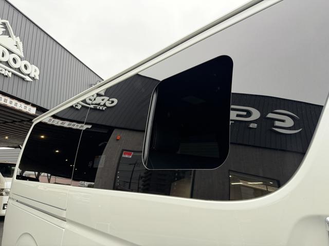 ハイエースバン スーパーGL ダークプライムII 17インチアルミ/ベッドキット/フロントエアロ/カロッツェリア後席モニター/カロッツェリア7インチナビ/シートカバー/衝突軽減ブレーキ/バックカメラ/両側小窓付きスライドドア/キャンピングカー(25枚目)