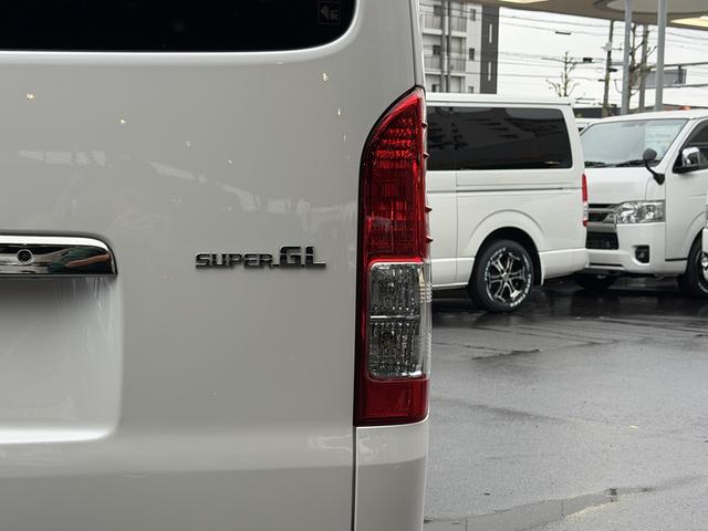 ハイエースバン スーパーGL ダークプライムII 17インチアルミ/ベッドキット/フロントエアロ/カロッツェリア後席モニター/カロッツェリア7インチナビ/シートカバー/衝突軽減ブレーキ/バックカメラ/両側小窓付きスライドドア/キャンピングカー(26枚目)