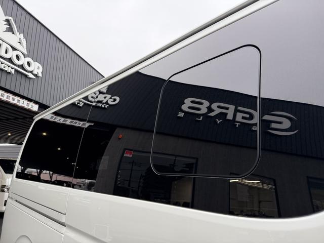 ハイエースバン スーパーGL ダークプライムII 17インチアルミ/ベッドキット/フロントエアロ/カロッツェリア後席モニター/カロッツェリア7インチナビ/シートカバー/衝突軽減ブレーキ/バックカメラ/両側小窓付きスライドドア/キャンピングカー(27枚目)