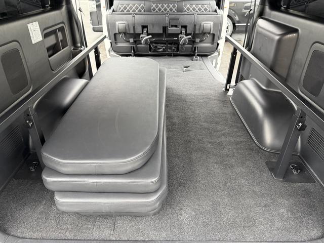 ハイエースバン スーパーGL ダークプライムII 17インチアルミ/ベッドキット/フロントエアロ/カロッツェリア後席モニター/カロッツェリア7インチナビ/シートカバー/衝突軽減ブレーキ/バックカメラ/両側小窓付きスライドドア/キャンピングカー(55枚目)
