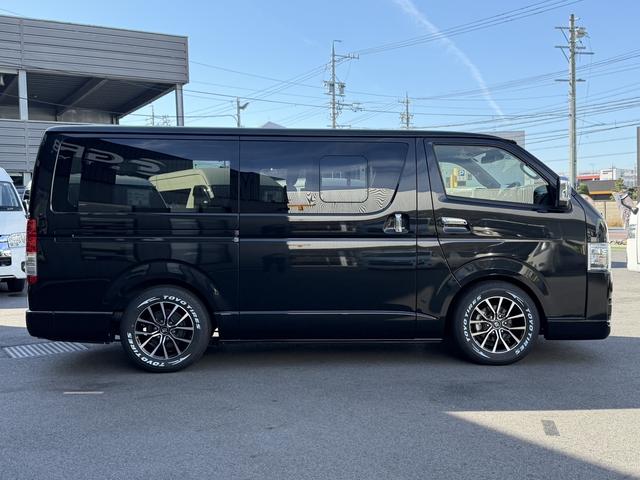 ハイエースバン スーパーＧＬ　ダークプライムＩＩ　ローダウン／１６インチアルミ／フロントエアロ／ベッドキット／アルパインディスプレイオーディオ／衝突軽減ブレーキ（15枚目）
