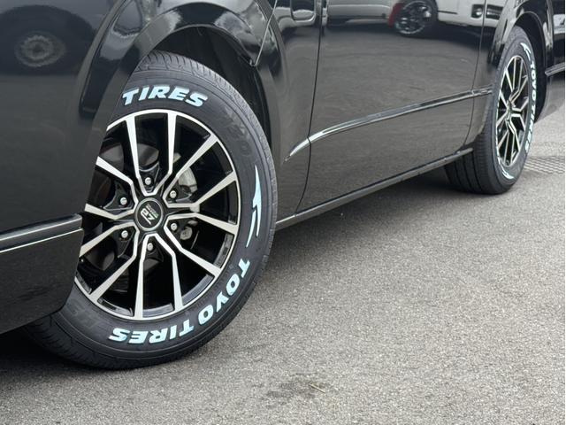 ハイエースバン スーパーＧＬ　ダークプライムＩＩ　ローダウン／１６インチアルミ／フロントエアロ／ベッドキット／アルパインディスプレイオーディオ／衝突軽減ブレーキ（18枚目）