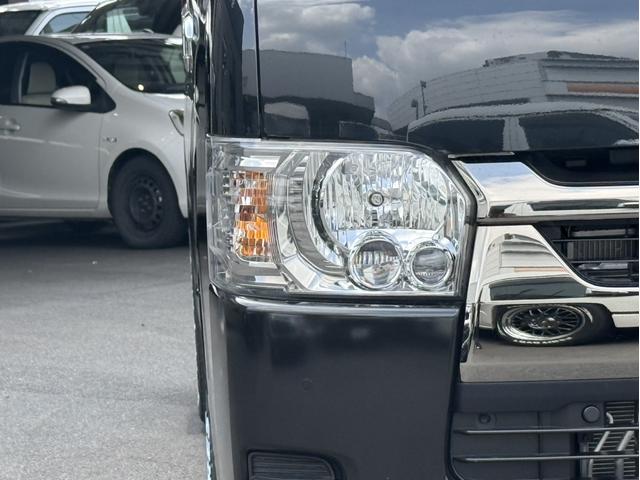 ハイエースバン スーパーＧＬ　ダークプライムＩＩ　ローダウン／１６インチアルミ／フロントエアロ／ベッドキット／アルパインディスプレイオーディオ／衝突軽減ブレーキ（19枚目）