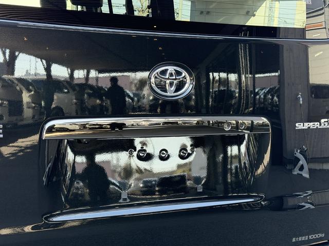 ハイエースバン スーパーＧＬ　ダークプライムＩＩ　ローダウン／１６インチアルミ／フロントエアロ／ベッドキット／アルパインディスプレイオーディオ／衝突軽減ブレーキ（25枚目）