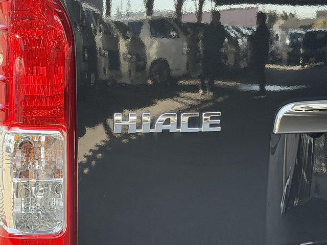 ハイエースバン スーパーＧＬ　ダークプライムＩＩ　ローダウン／１６インチアルミ／フロントエアロ／ベッドキット／アルパインディスプレイオーディオ／衝突軽減ブレーキ（27枚目）