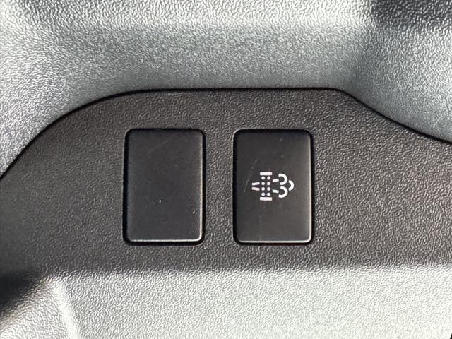 ハイエースバン スーパーＧＬ　ダークプライムＩＩ　ローダウン／１６インチアルミ／フロントエアロ／ベッドキット／アルパインディスプレイオーディオ／衝突軽減ブレーキ（50枚目）