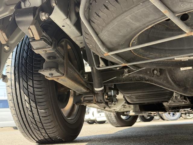 ハイエースバン スーパーGL ダークプライムII 17インチアルミ/フロントエアロ/7インチナビ/DVD視聴可/衝突軽減ブレーキ/バックカメラ/電動スライドドア(29枚目)