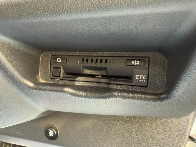 ハイエースバン スーパーGL ダークプライムII 17インチアルミ/フロントエアロ/7インチナビ/DVD視聴可/衝突軽減ブレーキ/バックカメラ/電動スライドドア(36枚目)