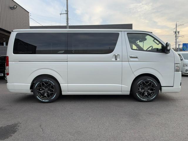 ハイエースバン ロングスーパーGL ダークプライムS 登録済み未使用車/ローダウン/17インチアルミ/カロッツェリア後席モニター/ベッドキット/フルエアロ/(19枚目)