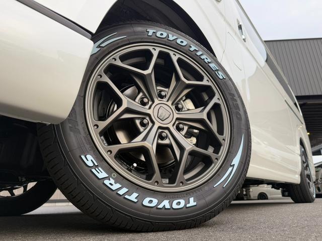 ハイエースバン ロングスーパーGL ダークプライムS 登録済み未使用車/ローダウン/17インチアルミ/カロッツェリア後席モニター/ベッドキット/フルエアロ/(21枚目)