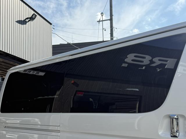 ハイエースバン ロングスーパーGL ダークプライムS 登録済み未使用車/ローダウン/17インチアルミ/カロッツェリア後席モニター/ベッドキット/フルエアロ/(24枚目)