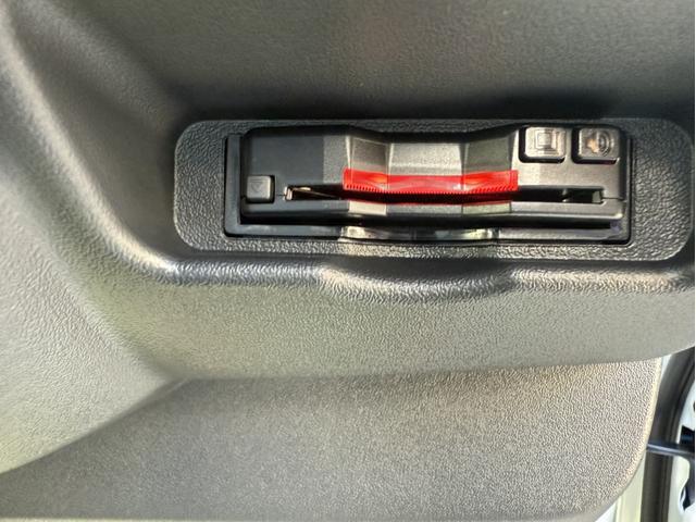 ハイエースバン ロングスーパーGL ダークプライムS 登録済み未使用車/ローダウン/17インチアルミ/カロッツェリア後席モニター/ベッドキット/フルエアロ/(41枚目)