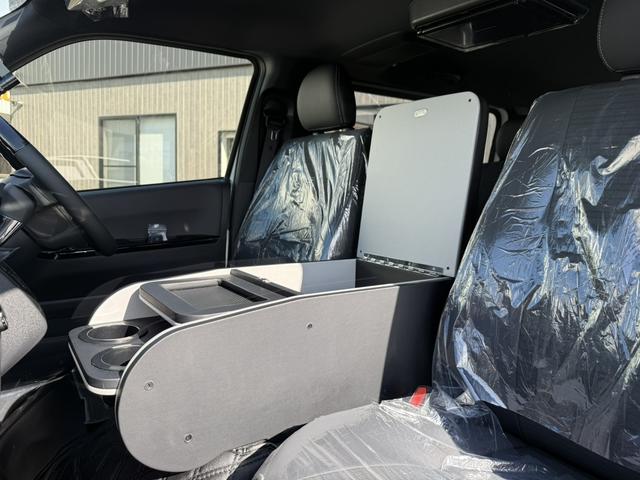 ハイエースバン ロングスーパーGL ダークプライムS 登録済み未使用車/ローダウン/17インチアルミ/カロッツェリア後席モニター/ベッドキット/フルエアロ/(43枚目)
