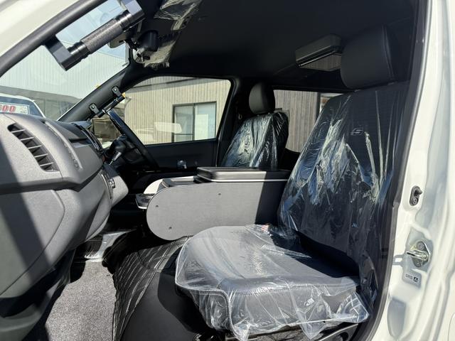 ハイエースバン ロングスーパーGL ダークプライムS 登録済み未使用車/ローダウン/17インチアルミ/カロッツェリア後席モニター/ベッドキット/フルエアロ/(45枚目)
