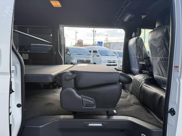 ハイエースバン ロングスーパーGL ダークプライムS 登録済み未使用車/ローダウン/17インチアルミ/カロッツェリア後席モニター/ベッドキット/フルエアロ/(49枚目)