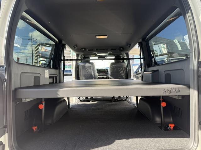 ハイエースバン ロングスーパーGL ダークプライムS 登録済み未使用車/ローダウン/17インチアルミ/カロッツェリア後席モニター/ベッドキット/フルエアロ/(54枚目)