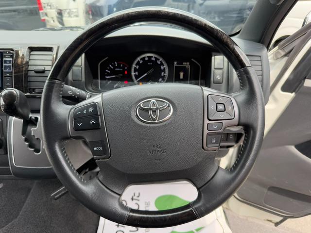 ハイエースバン スーパーＧＬ　ダークプライムＩＩ　後席モニター／アルパイン７インチナビ／ベッドキット／シートカバー／純正１５インチアルミ／ＧＲ８センターコンソール（42枚目）