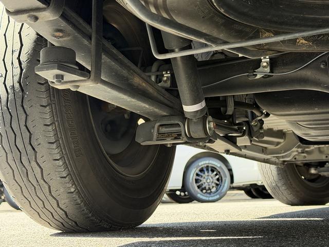 ハイエースバン スーパーGL ダークプライムII 純正7インチナビ/フルセグTV / ETC2.0 / パノラミックビューモニター / 衝突軽減ブレーキ /(28枚目)