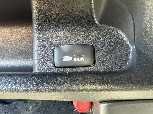 ハイエースバン スーパーGL ダークプライムII 純正7インチナビ/フルセグTV / ETC2.0 / パノラミックビューモニター / 衝突軽減ブレーキ /(36枚目)