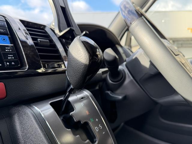 ハイエースバン スーパーGL ダークプライムII 15インチアルミホイール/純正7インチナビ/デジタルインナーミラー/両側電動スライドドア/衝突軽減ブレーキ /(37枚目)