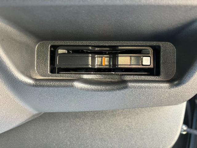 ハイエースバン スーパーGL ダークプライムII 4WD/15インチアルミホイール/ベッドキット/カロッツェリアナビ/フルセグTV/衝突軽減ブレーキ/(42枚目)