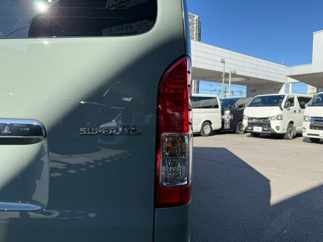 ハイエースバン ロングスーパーＧＬ　４ＷＤ／アースカラーパッケージ／１６インチアルミ／ＧＲフロントエアロ／デジタルインナーミラー／両側電動スライドドア／衝突軽減ブレーキ／ＬＥＤヘッドライト／ＡＣ１００Ｖコンセント／横滑り防止装置（30枚目）