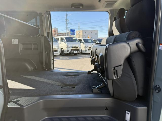ハイエースバン ロングスーパーＧＬ　４ＷＤ／アースカラーパッケージ／１６インチアルミ／ＧＲフロントエアロ／デジタルインナーミラー／両側電動スライドドア／衝突軽減ブレーキ／ＬＥＤヘッドライト／ＡＣ１００Ｖコンセント／横滑り防止装置（50枚目）