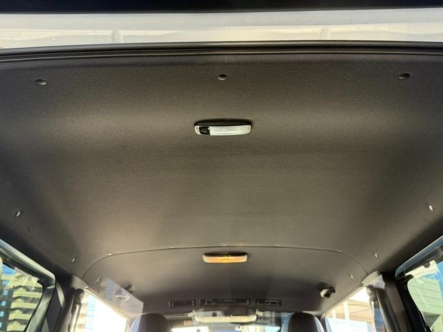 ハイエースバン スーパーＧＬ　ダークプライムＩＩ　４ＷＤ／寒冷地仕様／１６インチアルミ／アルパインＢＩＧ－Ｘ／アルパイン後席モニター／ベッドキット／バッドフェイス（55枚目）