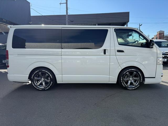 ハイエースバン ロングＤＸ　ＧＬパッケージ　マニュアル車／ローダウン／１７インチアルミホイール／ベッドキット／フロントエアロ／床張り／シートカバー／カロッツェリア７インチナビ／フルセグＴＶ／ＥＴＣ／ＬＥＤヘッドライト／キーレス／キャンピングカー（18枚目）