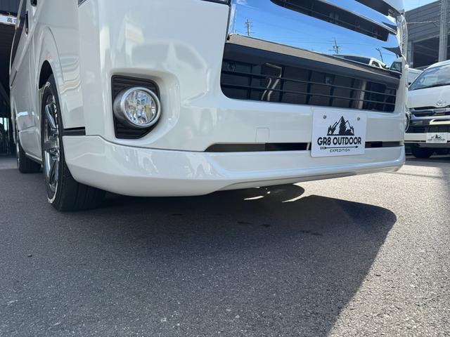 ハイエースバン ロングＤＸ　ＧＬパッケージ　マニュアル車／ローダウン／１７インチアルミホイール／ベッドキット／フロントエアロ／床張り／シートカバー／カロッツェリア７インチナビ／フルセグＴＶ／ＥＴＣ／ＬＥＤヘッドライト／キーレス／キャンピングカー（21枚目）