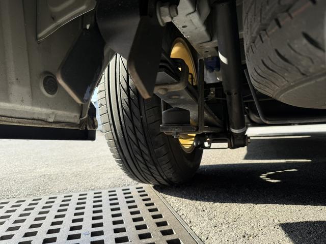 ハイエースバン スーパーＧＬ　ダークプライムＩＩ　寒冷地仕様／ローダウン／１６インチアルミ／アルパイン後席モニター／ベッドキット／モデリスタフルエアロ（29枚目）