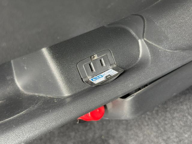 ハイエースバン スーパーＧＬ　ダークプライムＩＩ　寒冷地仕様／ローダウン／１６インチアルミ／アルパイン後席モニター／ベッドキット／モデリスタフルエアロ（47枚目）