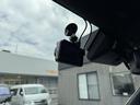 17インチアルミホイール/ベッドキット/純正7inナビ/バックカメラ/衝突軽減ブレーキ/フルセグTV/両側小窓付スライドドア/AC100Vコンセント/ETC/LEDヘッドライト/キャンピングカー