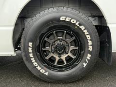 １５インチアルミホイール／ＴＲＤ　エアロ／アルパインフリップダウン／ベッドキット／床張りキット／ＴＲＤマッドフラップ／ＬＥＤヘッドライト／アルパインナビ／小窓付き／サイドバー／キャンピングカー 4