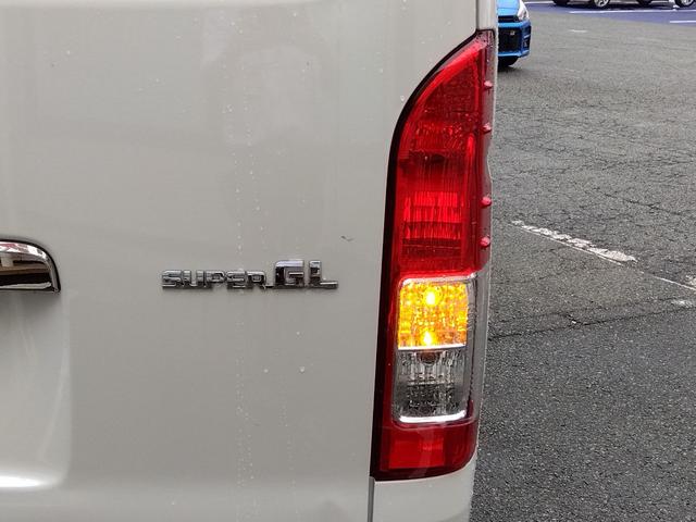 ハイエースバン スーパーＧＬ　ダークプライム★純正ナビ★フルセグＴＶ　・ステリングリモコン・ＵＳＢ充電ポート・両側スライドドア・トヨタセーフティーセンス・オートハイビーム・ビルトインＥＴＣ・プッシュスタート・スマートキー・ルームミラーバックカメラ・オートハイビーム（31枚目）