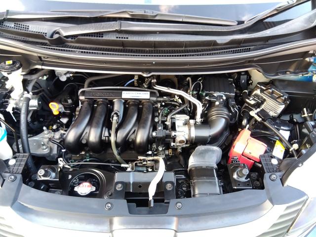 フリード G・ホンダセンシング★純正ナビフルセグTV★純正フリップダウ ンモニター★視点切替バックカメラ★両側パワースライドドア★3列6人乗り★アダプティブクルーズコントロール★ホンダセンシング★ウッドパネル★アイドリングストップ★スマートキー★プッシュスタート★(12枚目)