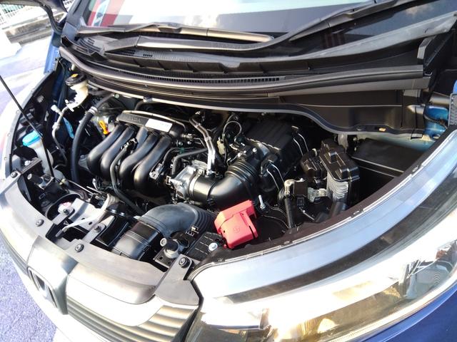 フリード G・ホンダセンシング★純正ナビフルセグTV★純正フリップダウ ンモニター★視点切替バックカメラ★両側パワースライドドア★3列6人乗り★アダプティブクルーズコントロール★ホンダセンシング★ウッドパネル★アイドリングストップ★スマートキー★プッシュスタート★(14枚目)