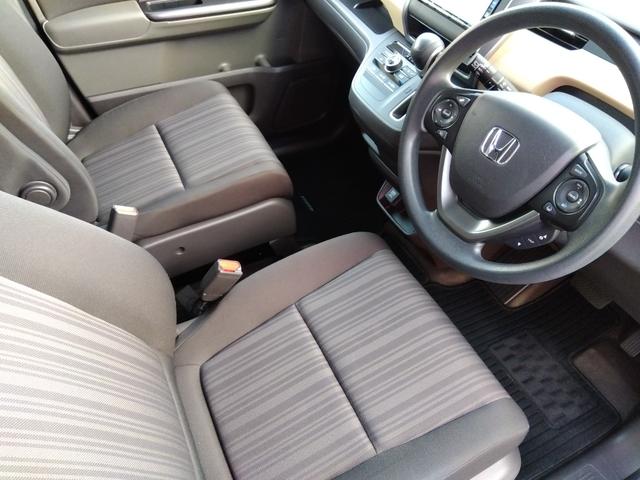 フリード G・ホンダセンシング★純正ナビフルセグTV★純正フリップダウ ンモニター★視点切替バックカメラ★両側パワースライドドア★3列6人乗り★アダプティブクルーズコントロール★ホンダセンシング★ウッドパネル★アイドリングストップ★スマートキー★プッシュスタート★(30枚目)