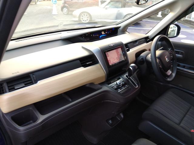 フリード G・ホンダセンシング★純正ナビフルセグTV★純正フリップダウ ンモニター★視点切替バックカメラ★両側パワースライドドア★3列6人乗り★アダプティブクルーズコントロール★ホンダセンシング★ウッドパネル★アイドリングストップ★スマートキー★プッシュスタート★(32枚目)