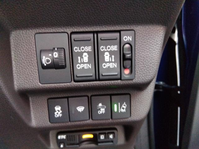 フリード G・ホンダセンシング★純正ナビフルセグTV★純正フリップダウ ンモニター★視点切替バックカメラ★両側パワースライドドア★3列6人乗り★アダプティブクルーズコントロール★ホンダセンシング★ウッドパネル★アイドリングストップ★スマートキー★プッシュスタート★(60枚目)