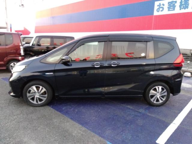 フリードハイブリッド ハイブリッド・Ｇホンダセンシング★純正ナビフルセグＴＶ★　バックカメラ★ステアリングリモコン★革巻ステアリング★レーダークルーズ★ハーフレザーシート★両側パワースライドドア★ナビ連動前後ドラレコ★ビルトインＥＴＣ★ＬＥＤオートライト★アイドリングストップ★（7枚目）