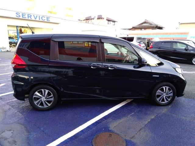 フリードハイブリッド ハイブリッド・Ｇホンダセンシング★純正ナビフルセグＴＶ★　バックカメラ★ステアリングリモコン★革巻ステアリング★レーダークルーズ★ハーフレザーシート★両側パワースライドドア★ナビ連動前後ドラレコ★ビルトインＥＴＣ★ＬＥＤオートライト★アイドリングストップ★（11枚目）