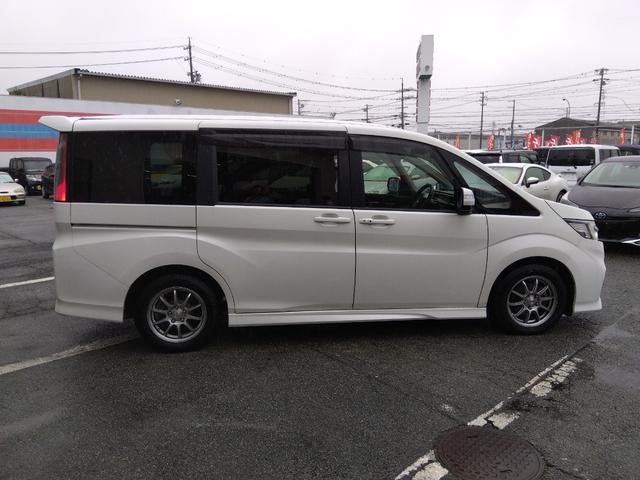 ステップワゴンスパーダ スパーダ　ホンダセンシング★９インチナビ★フルセグＴＶ★純正　１１インチフリップダウンモニター★わくわくゲート★バックカメラ★ユピテルドライブレコーダー★ホンダセンシング★ＬＥＤオートライト★ＬＥＤフォグ★パドルシフト★クルーズコントロール★両側パワスラ★（11枚目）