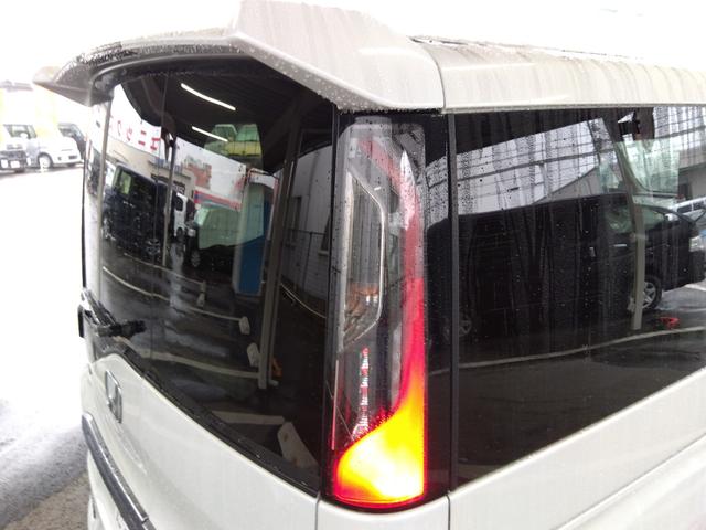 ステップワゴンスパーダ スパーダ　ホンダセンシング★９インチナビ★フルセグＴＶ★純正　１１インチフリップダウンモニター★わくわくゲート★バックカメラ★ユピテルドライブレコーダー★ホンダセンシング★ＬＥＤオートライト★ＬＥＤフォグ★パドルシフト★クルーズコントロール★両側パワスラ★（23枚目）