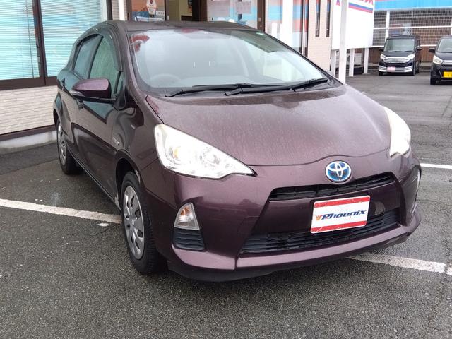 アクア S★純正ナビ★地デジTV★バックカメラ★オートライト★ アイドリングストップ★スマートキー★プッシュスタート★ヘッドライトレベライザー★CD、DVD再生★Bluetooth再生★ウィンカーミラー★ECOモード★EVモード★オートエアコン★パワーウィンドウ★(5枚目)