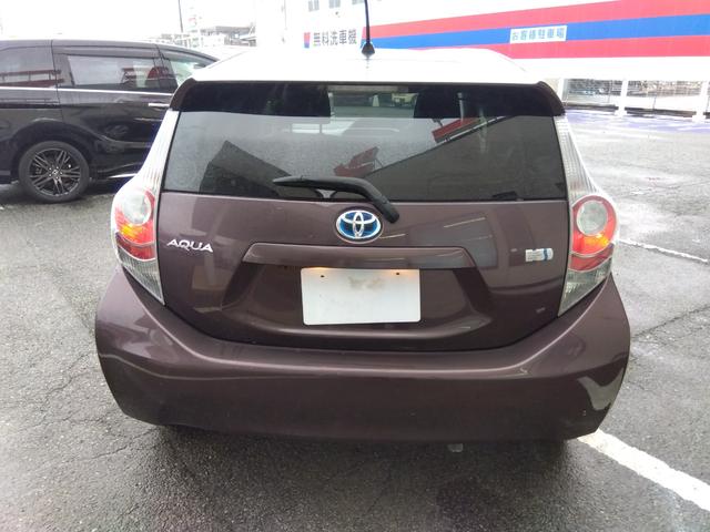 アクア S★純正ナビ★地デジTV★バックカメラ★オートライト★ アイドリングストップ★スマートキー★プッシュスタート★ヘッドライトレベライザー★CD、DVD再生★Bluetooth再生★ウィンカーミラー★ECOモード★EVモード★オートエアコン★パワーウィンドウ★(8枚目)