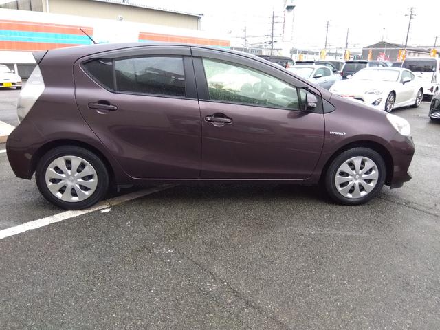 アクア S★純正ナビ★地デジTV★バックカメラ★オートライト★ アイドリングストップ★スマートキー★プッシュスタート★ヘッドライトレベライザー★CD、DVD再生★Bluetooth再生★ウィンカーミラー★ECOモード★EVモード★オートエアコン★パワーウィンドウ★(15枚目)