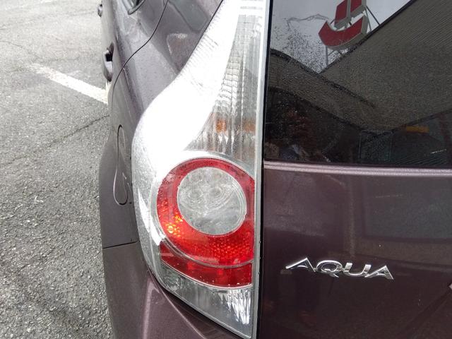 アクア S★純正ナビ★地デジTV★バックカメラ★オートライト★ アイドリングストップ★スマートキー★プッシュスタート★ヘッドライトレベライザー★CD、DVD再生★Bluetooth再生★ウィンカーミラー★ECOモード★EVモード★オートエアコン★パワーウィンドウ★(25枚目)