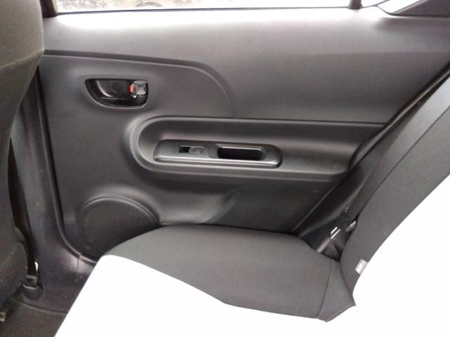 アクア S★純正ナビ★地デジTV★バックカメラ★オートライト★ アイドリングストップ★スマートキー★プッシュスタート★ヘッドライトレベライザー★CD、DVD再生★Bluetooth再生★ウィンカーミラー★ECOモード★EVモード★オートエアコン★パワーウィンドウ★(42枚目)